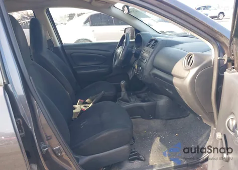 2015 Nissan Versa 1.6 S z USA, uszkodzony, nr VIN 3N1CN7AP3FL817349